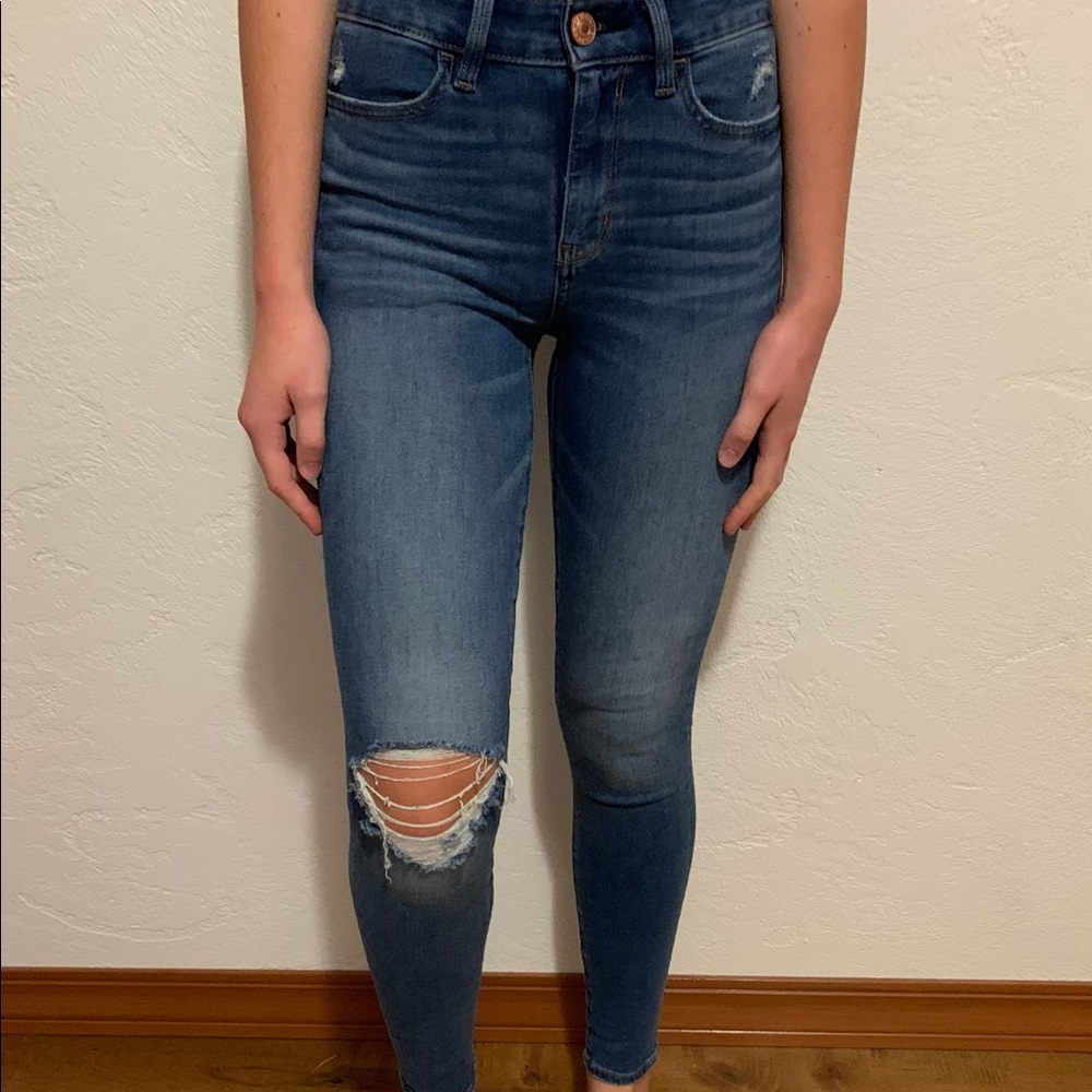 light wash american eagle skinny jeans